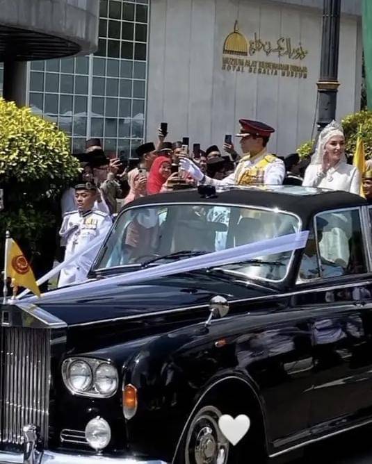 Instagram.com/support.anishaik